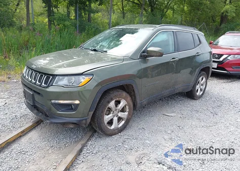 2017 Jeep Compass Latitude 4X4 из США, поврежденный, VIN 3C4NJDBBXHT664409